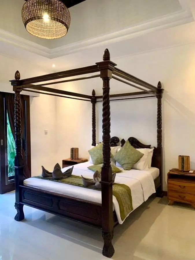 Villa Vino - Legian - 3 Bedroom, 3 Bathroom Private Villa Seminyak