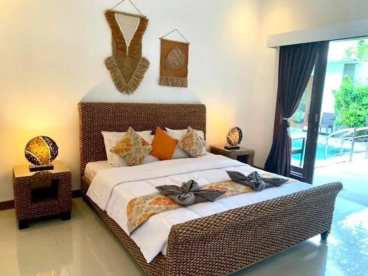 Villa Vino - Legian - 3 Bedroom, 3 Bathroom Private Villa Seminyak